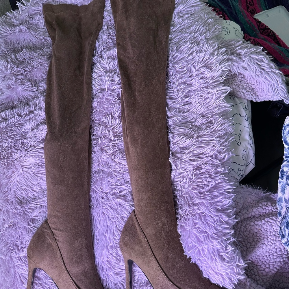 Chic Suede Over-the-Knee Boots